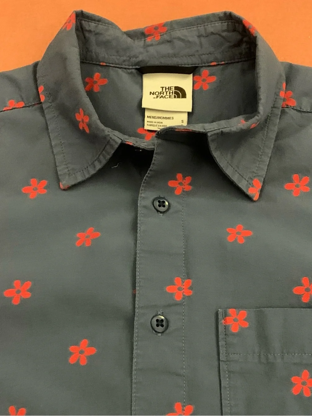 THE NORTH FACE SS Indigo Shirt w Red Flowers